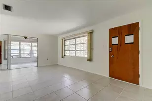 303 Shore Dr W, Oldsmar, FL 34677 - Photo 6
