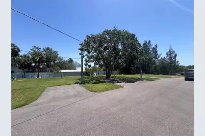 11224 Restwood Drive, Gibsonton, FL 33534 - Photo 12