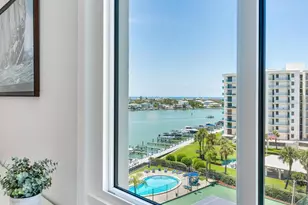 660 Island Way, Clearwater Beach, FL 33767 - Photo 34