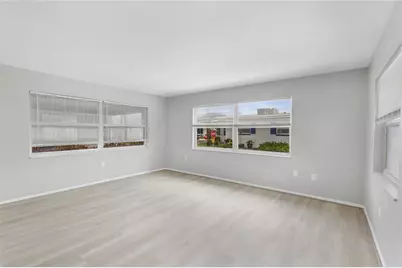 250 Rosery Road NW #323, Largo, FL 33770 - Photo 4