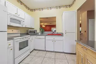 35219 Janine Dr, Zephyrhills, FL 33541 - Photo 22