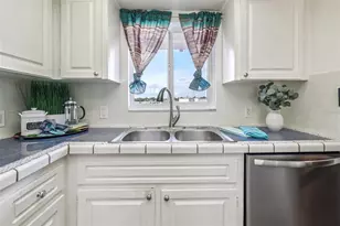 8950 Park Blvd, Seminole, FL 33777 - Photo 20