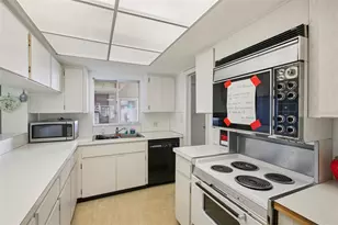 8950 Park Blvd, Seminole, FL 33777 - Photo 52