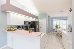 6208 Huntington Dr, Zephyrhills, FL 33542 - Photo 20