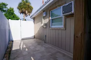 5605 Santa Monica Dr, Tampa, FL 33615 - Photo 36