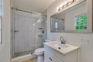 13718 Orange Sunset Dr, Tampa, FL 33618 - Photo 18