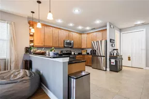 10422 La Mirage Ct, Tampa, FL 33615 - Photo 8