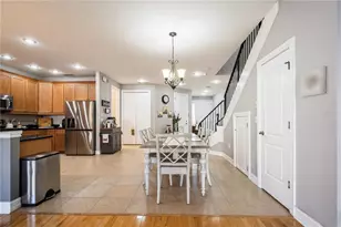 10422 La Mirage Ct, Tampa, FL 33615 - Photo 12
