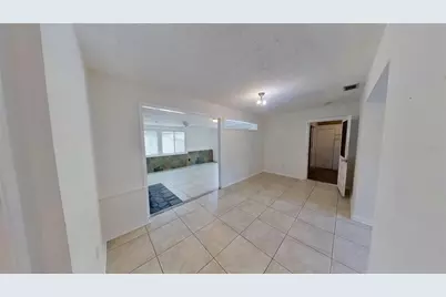 6374 Hampton Drive N, Saint Petersburg, FL 33710 - Photo 10