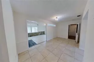 6374 Hampton Dr N, Saint Petersburg, FL 33710 - Photo 10