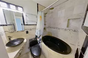 6374 Hampton Dr N, Saint Petersburg, FL 33710 - Photo 16