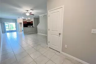 13249 Dupree Hills Pl, Riverview, FL 33579 - Photo 2