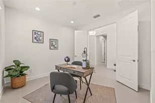 32565 Veneto Pl, Wesley Chapel, FL 33543 - Photo 8