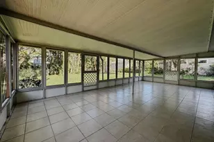 823 Riverside Dr, Tarpon Springs, FL 34689 - Photo 32