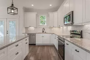 807 E Ida St, Tampa, FL 33603 - Photo 2