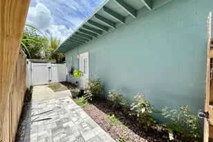532 Highland St N, Saint Petersburg, FL 33701 - Photo 1