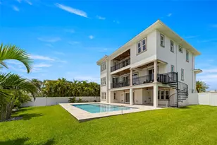 3141 Hibiscus Dr W, Belleair Beach, FL 33786 - Photo 4