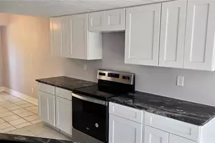 1031 Averly St, Fort Myers, FL 33919 - Photo 8