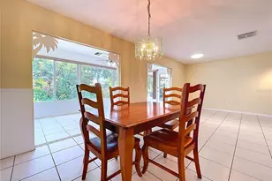 505 Foxglove Cir, Sun City Center, FL 33573 - Photo 10