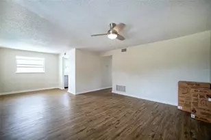 6062 22nd Ave N, Saint Petersburg, FL 33710 - Photo 4