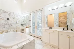 4703 Dolphin Cay Ln S, Saint Petersburg, FL 33711 - Photo 40