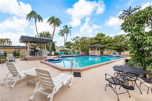 8950 Park Blvd, Seminole, FL 33777 - Photo 14