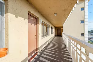 8950 Park Blvd, Seminole, FL 33777 - Photo 4