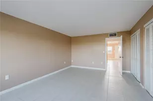 8950 Park Blvd, Seminole, FL 33777 - Photo 12