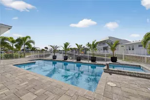 614 Pinckney Dr, Apollo Beach, FL 33572 - Photo 2
