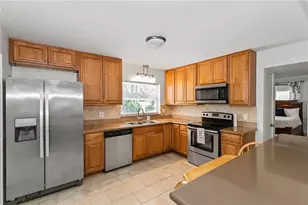 1717 Oxford St N, Saint Petersburg, FL 33710 - Photo 10