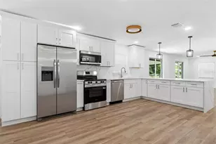 2512 Lake Ellen Cir, Tampa, FL 33618 - Photo 14