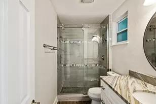 8399 42nd Ave N, Saint Petersburg, FL 33709 - Photo 28