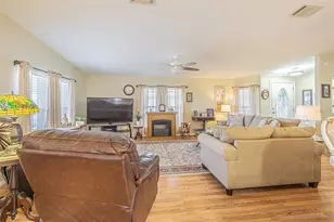 37525 Lilly Bea Ave, Zephyrhills, FL 33541 - Photo 22
