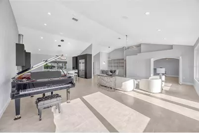 8400 35th Avenue N, Saint Petersburg, FL 33710 - Photo 10