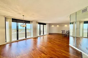 5950 Pelican Bay Plaza S, Saint Petersburg, FL 33707 - Photo 4