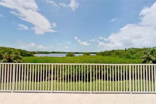 6495 Shoreline Dr, Saint Petersburg, FL 33708 - Photo 1