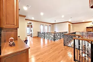 1097 Eden Isle Dr NE, Saint Petersburg, FL 33704 - Photo 32