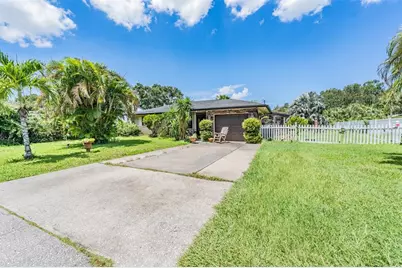 250 Lake Palms Drive, Largo, FL 33771 - Photo 28