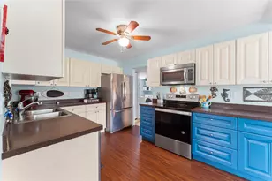 209 Emerald Ln, Largo, FL 33771 - Photo 8