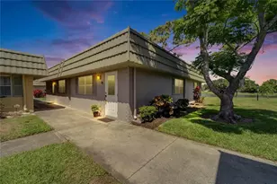 201 Kings Blvd, Sun City Center, FL 33573 - Photo 2