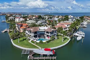 206 6th St E, Tierra Verde, FL 33715 - Photo 92