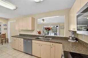 1914 Coral Tree Ct, Brandon, FL 33511 - Photo 26