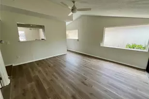 10513 Parkcrest Dr, Tampa, FL 33624 - Photo 14