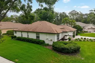 4902 Jenni Lin Ct, Valrico, FL 33596 - Photo 4