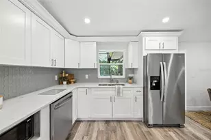 657 Laura Ln, Dunedin, FL 34698 - Photo 14