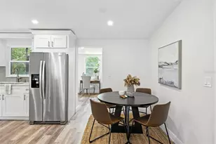 657 Laura Ln, Dunedin, FL 34698 - Photo 10