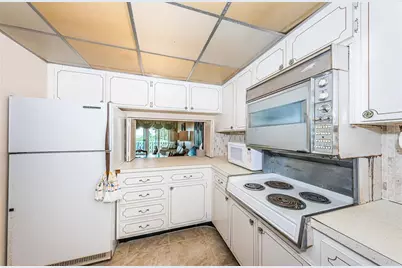 1100 N Shore Drive NE #102, Saint Petersburg, FL 33701 - Photo 18