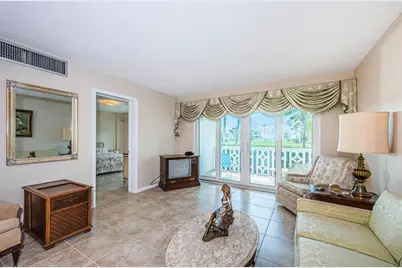 1100 N Shore Drive NE #102, Saint Petersburg, FL 33701 - Photo 12