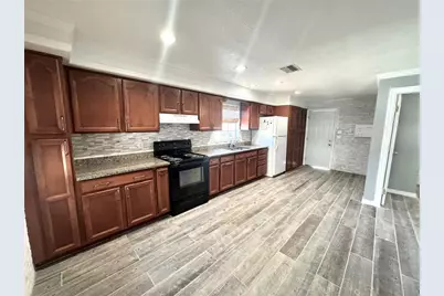 695 Mandalay Avenue, Clearwater Beach, FL 33767 - Photo 2