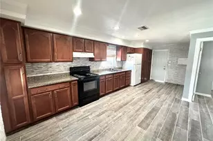 695 Mandalay Ave, Clearwater Beach, FL 33767 - Photo 2